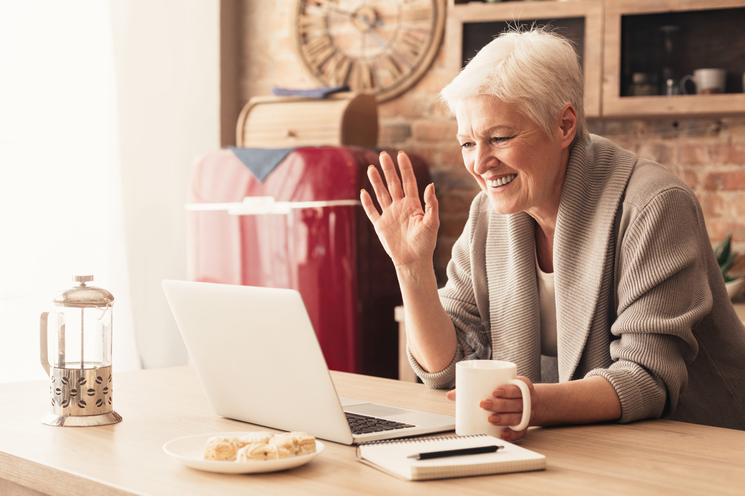 4 Tips to Simplify Video Calls for Seniors